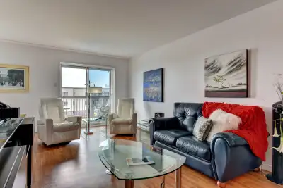 À Charlesbourg, près de tous les services; La Seigneurie Henri-Bourassa: GRAND 4 ET DEMI EN COIN DE...