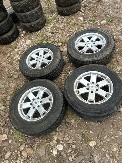 245/70R17 Set of 4 rims and tires that came off from a 2013 CHEVROLET TRAILBLAZER. *Tire Size: 245/7...