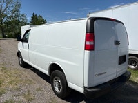 CAN FINANCE/LEASE 2021 CHEVROLET EXPRESS 2500, Super Clean Whiter Exterior With Tan Cloth High back... (image 8)