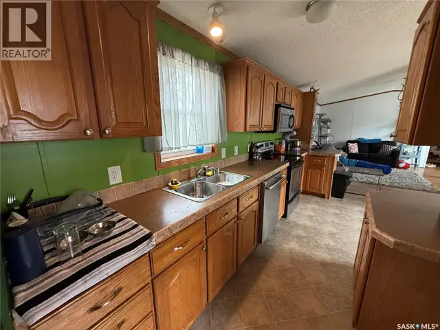 48 106 1st AVENUE SW Weyburn, Saskatchewan in Houses for Sale in Regina - Image 7