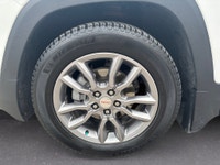 Accident Free! | Manitoba Owned/One Owner! | 9-Speed Automatic Transmission | All-Wheel Drive | Keyl... (image 8)