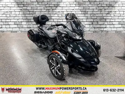 2014 Can-Am SPYDER STS SM5 Partez en voyage avec confort et style grâce au Spyder STS SM5. Conçu pou...