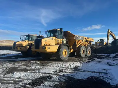 2008 John Deere 400D Rock Truck Cab A/C Heated Box Tailgate 14662 Hours Recent repairs Steering Cyli...