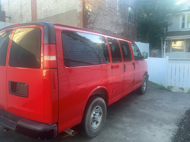 2015 Chevrolet Express Passenger Van - One Owner - Low Mileage in Cars & Trucks in City of Toronto - Image 3