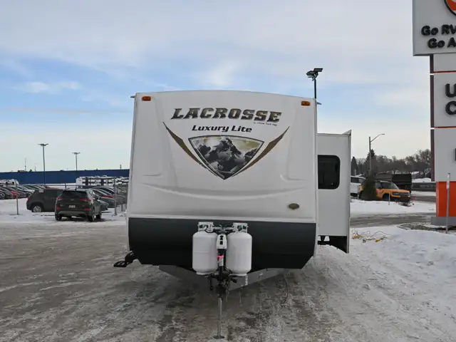 2013 LaCrosse 292BHS in Travel Trailers & Campers in St. Albert - Image 3
