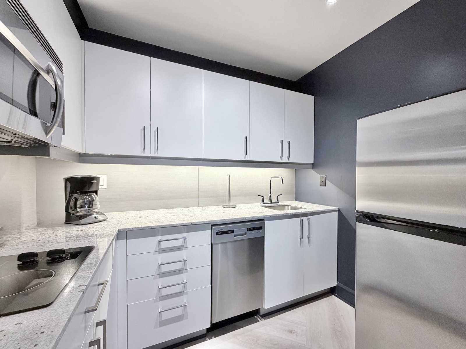 2050 Avenue Lincoln — photo 3