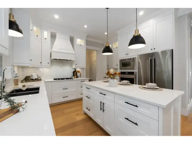 17138 0A AVENUE Surrey, British Columbia in Houses for Sale in Delta/Surrey/Langley - Image 9