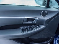 2020 Hyundai Sonata Sport – Sleek Design & Modern Connectivity for Sale in Ottawa, ONAvailable now a... (image 9)