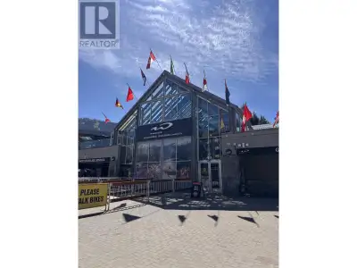 Welcome to the Powders Edge complex, which has direct access to the Whistler Gondola. It is the best...