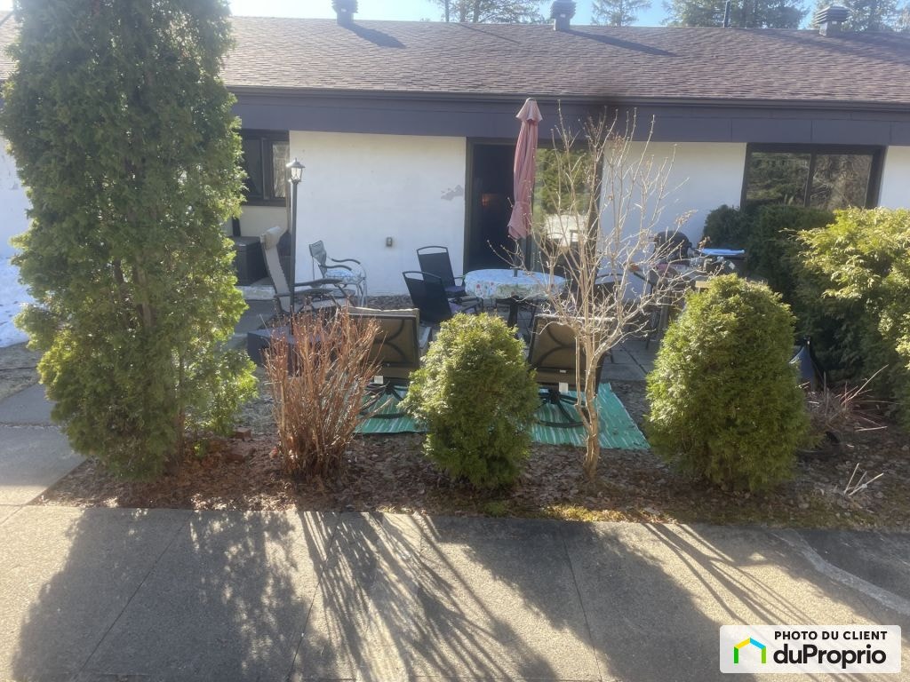 $183,900 - Condominium for sale in Ste-Agathe-Des-Monts — photo 1
