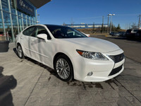 This 2013 Lexus ES 350 Technology package fuly loaded features a lower, progressive profile and clea... (image 3)