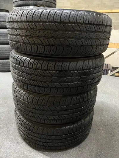 Nice set of Dunlop Signature summer tires. 215/60/16 8/32nd tread remaining #4087