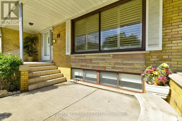 6 Evernby Boulevard Toronto (Kingsview Village-The Westway), Ont, photo 3 of 4