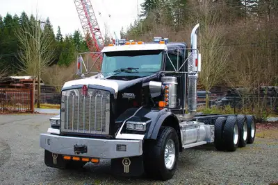 2019 Kenworth T800 Extended Day Cab Tri Drive X15 565HP Stock #:5298 Exterior Colour: Green Engine:C...