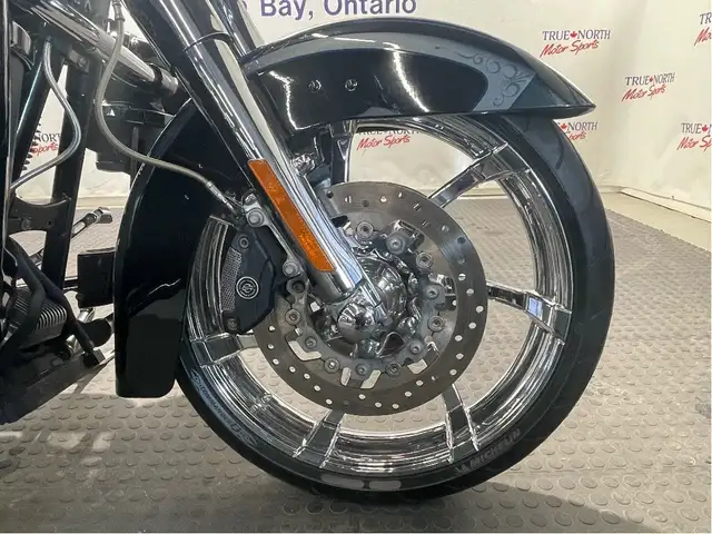 2013 Harley-Davidson CVO Road King 110TH ANNIVERSARY CVO/110 TWI in Street, Cruisers & Choppers in North Bay - Image 9