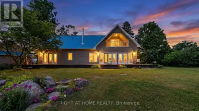 Welcome to a truly breathtaking estate on a high point looking westwards. 30 minutes from Barrie, 20...