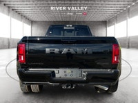 NAVIGATION SYSTEM, ADAPTIVE CRUISE CONTROL, HEATED FRONT SEATS, HEATED REAR SEATS, HEATED STEERING W... (image 3)