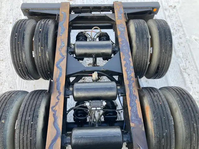 2006 Hyundai Container Chassis / 20 ft container pins in Heavy Equipment in Laval / North Shore - Image 24