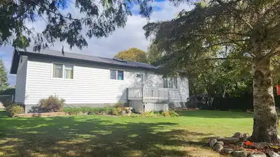 R26//Winnipeg Beach/Fantastic 1056 sf family home in Winnipeg Beach! 4 bedrooms, 1 bath home with op...