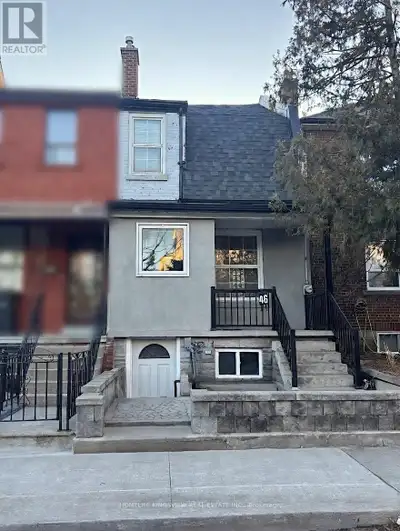 Welcome to the Prestigeous Du-West Community! A wonderful & Diverse Neighbourhood with Charm & Chara...