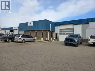 Located in Chiles Industrial Park, this 5,848 SF unit is available for lease. The unit features a re...