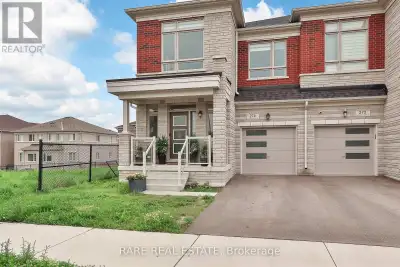 An opportunity in Waterdown you do not want to miss! One of the largest semi-detached homes currentl...