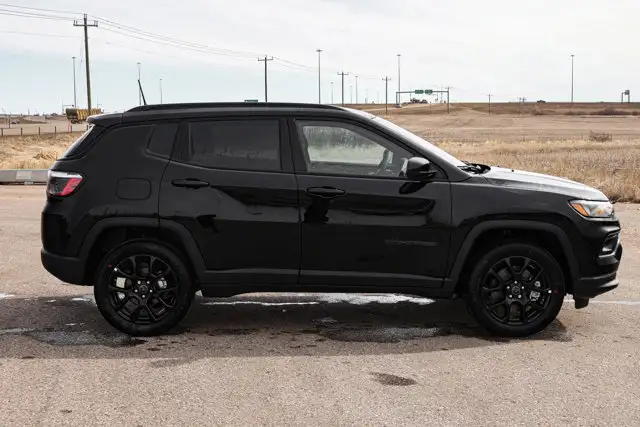 2026 Jeep Compass North 4WD in Cars & Trucks in Strathcona County - Image 5