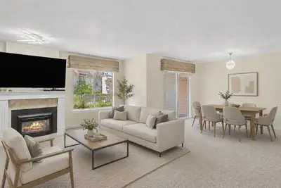 Top-floor living at Huntington Gate! This spacious 1,217 sq. ft. home features a bright open-concept...