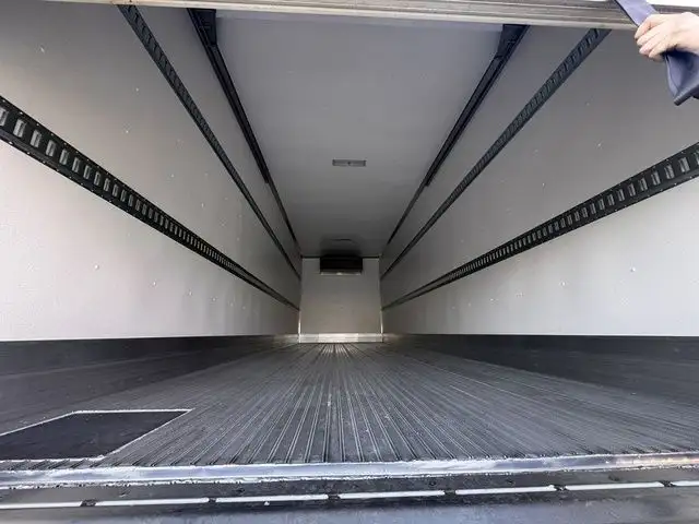 2025 Kenworth T880 in Heavy Trucks in Moncton - Image 11