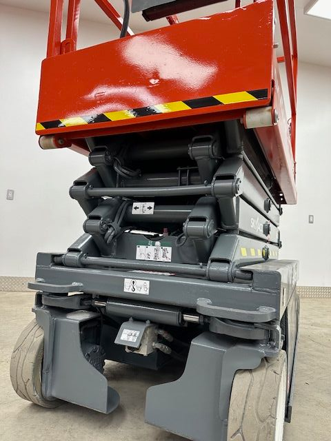 2017 Skyjack SJ3219 Electric Scissor Lift in Heavy Equipment in Hamilton - Image 4