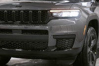 Meet the brand new 2025 Jeep Grand Cherokee L Altitude, now available at Southside Dodge Chrysler Je... (image 7)