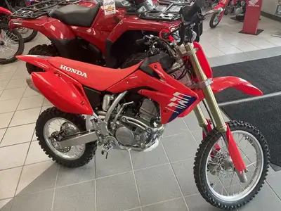 Engine Type: Single-Cylinder Displacement: 9.1 cu. in. (149.7 cc) Bore and Stroke: Bore: 2.6 in. (66...