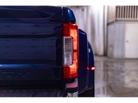 **ONE OWNER - ACCIDENT FREE** 42,310 KM This 2019 Ford F-450 4x4 Crew Cab XLT FX4 Dually is powered... (image 7)