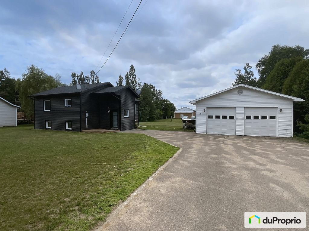 $275,000 - 2 Storey for sale in Dolbeau-Mistassini — photo 1
