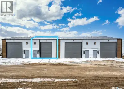 Priced aggressively, this premium industrial warehouse condo unit is approximately 1,300 sqft and av...