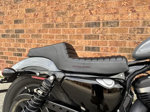 2022 Harley-Davidson Iron 883 **VANCE & HINES PIPES** **TONS OF  in Street, Cruisers & Choppers in Markham / York Region - Image 10