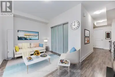 LOWER UNIT (MAIN FLOOR) - 13 WILD ROSE GARDENS Toronto (Rustic),