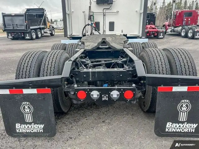 2025 Kenworth T680 in Heavy Trucks in Moncton - Image 12