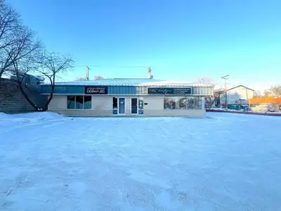 2D//Winnipeg/Retail space available to lease in St. Vital! $24 per square foot base rent. Rarely ava...