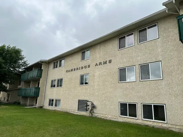 RENOVATED 1-Bedroom Apartment - SMALL PET FRIENDLY!