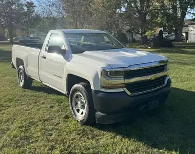2018 Chevrolet Silverado C1500, 4.3L V6, 2WD, 123808kms. Cloth interior, vinyl floor, heat & AC. In...