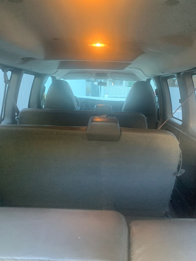 2015 Chevrolet Express Passenger Van - One Owner - Low Mileage in Cars & Trucks in City of Toronto - Image 4
