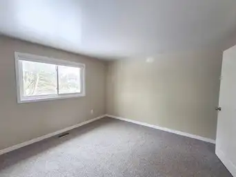 Newly Renovated 2 Bedroom Townhouse in Woodstock in Long Term Rentals in Woodstock - Image 8