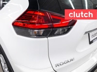 NO ACCIDENTS / CLEAN CARFAX / 1 OWNER / Bluetooth Music, USB Input, Blindspot Sensors and more! Clut... (image 9)