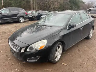 2012 Volvo S60 Base 135,593 KM 2.5L, 5 Cylinder Engine AM/FM/CD, Phone Connect, Heated Front Seats,...