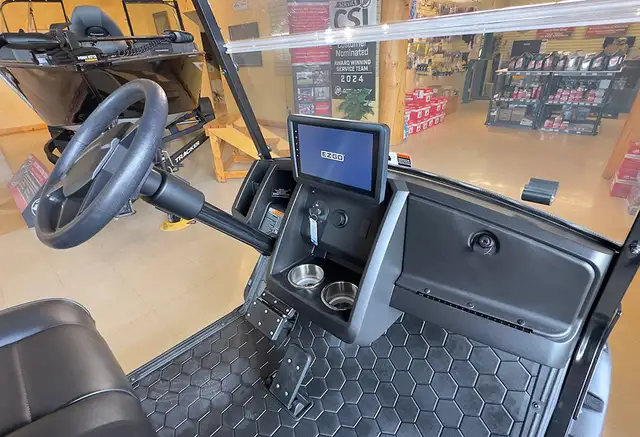 2026 E-Z-GO Express 4 Summit XT-golf cart in ATVs in Vernon - Image 6