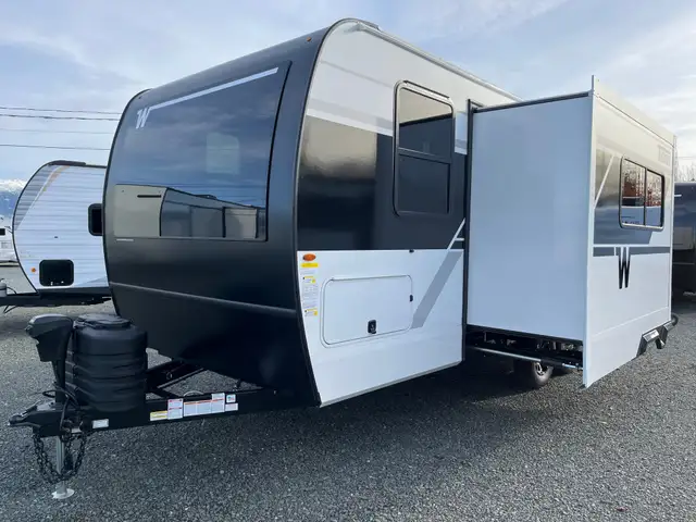 2026 Winnebago Thrive 22MBH in Travel Trailers & Campers in Terrace - Image 3