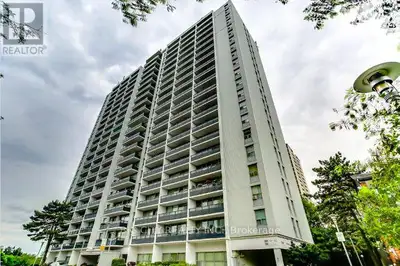 Prime Location, Fantastic Opportunity To Lease This Large- 2 Bedroom/1 Bathroom Unit With Tree-line...