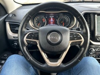 2016 JEEP CHEROKEE LIMITED FWD NO ACCIDENTS, NO CLAIMS WITH ALL SERVICES UP TO DATE! QualiTee Motors... (image 9)