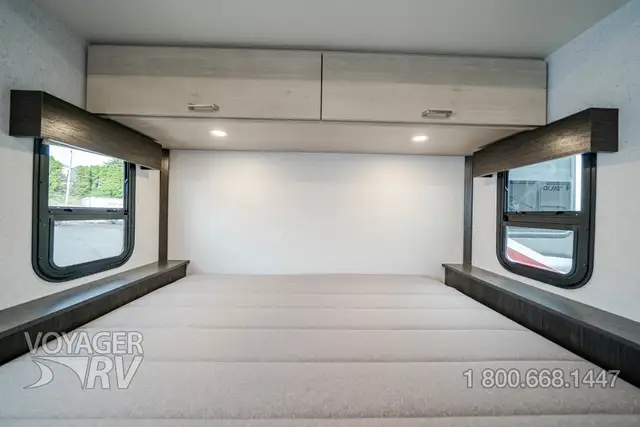 2027 Winnebago Sunflyer 22RS in Travel Trailers & Campers in Kelowna - Image 21